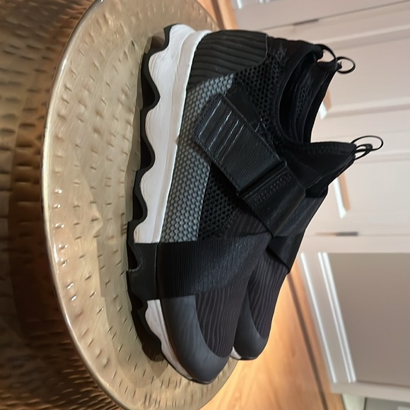 Sorel Runners, size 10 men’s - Picture 4 of 7